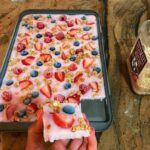 No-Bake Strawberry Shortcake Yogurt Bars