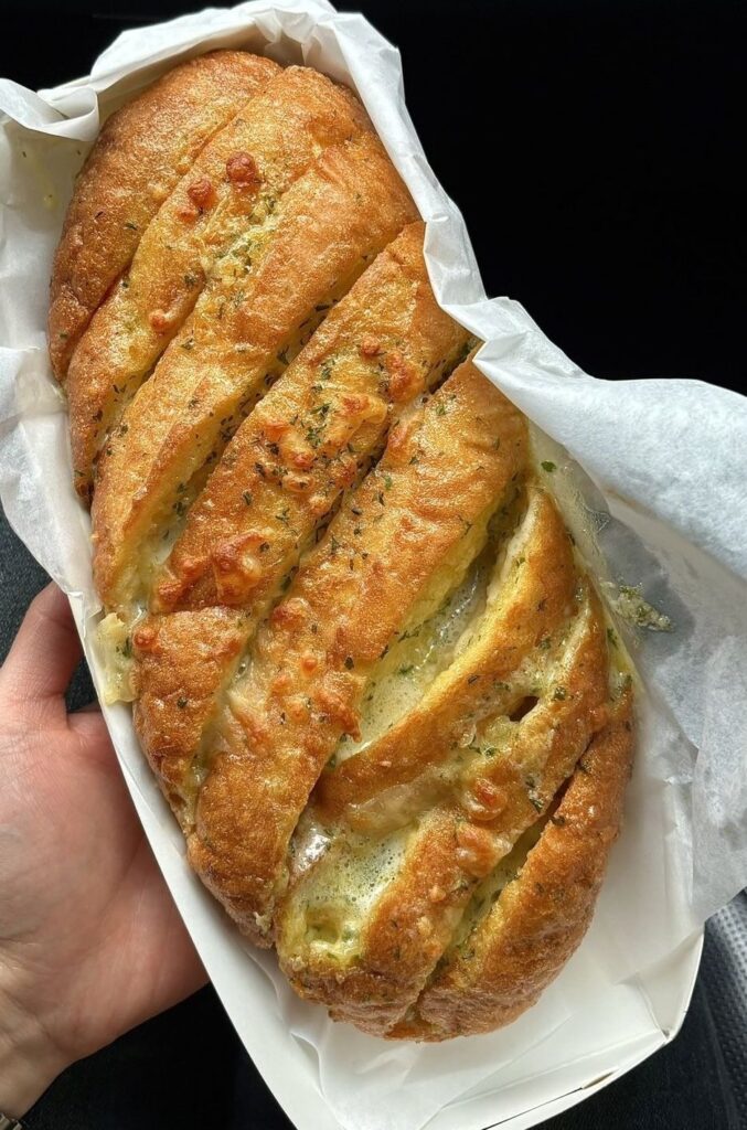 Café-Style Korean Cream Cheese Garlic Bread (Cream Cheese Garlic Buns)
